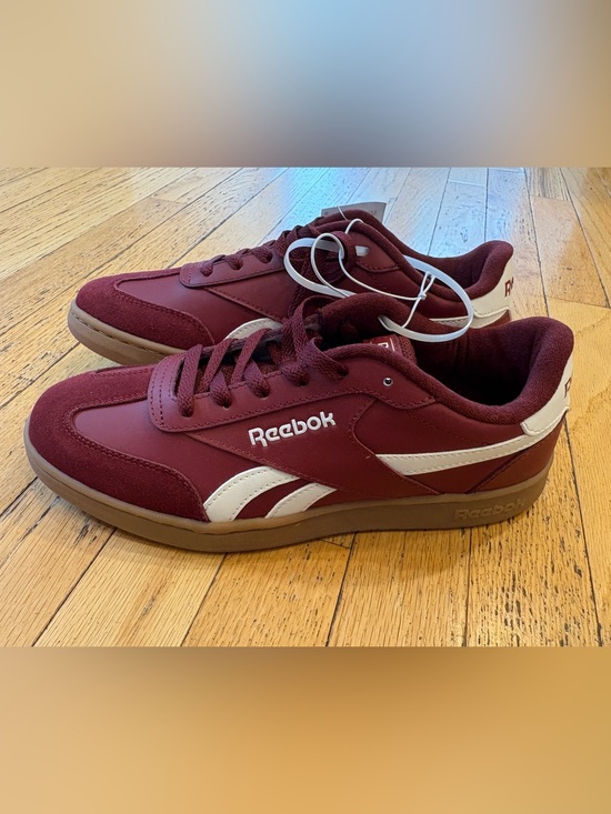 Reebok Shoes - Reebok Burgundy and White Forte Lounge NWT Casual Sneakers